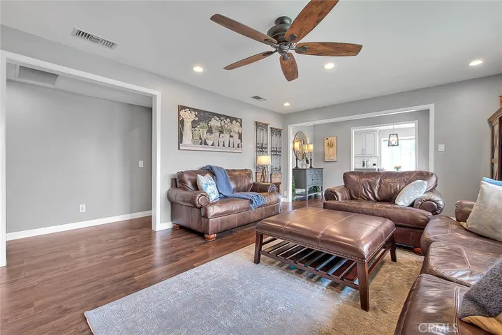 156 S Country Club Rd, Glendora, California 91741