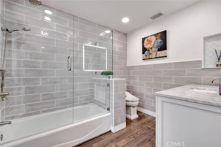 156 S Country Club Rd, Glendora, California 91741