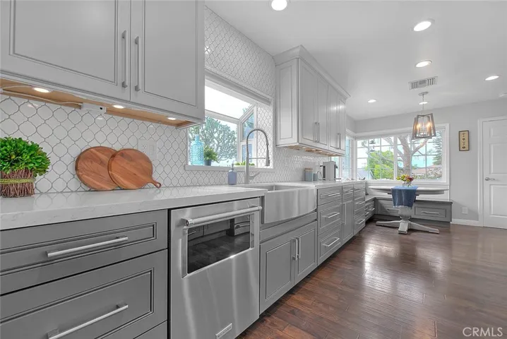 156 S Country Club Rd, Glendora, California 91741