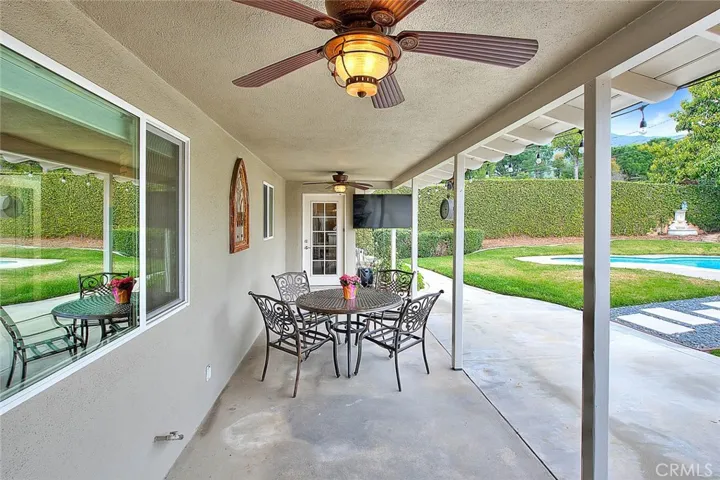 156 S Country Club Rd, Glendora, California 91741