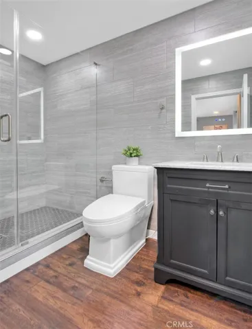 156 S Country Club Rd, Glendora, California 91741