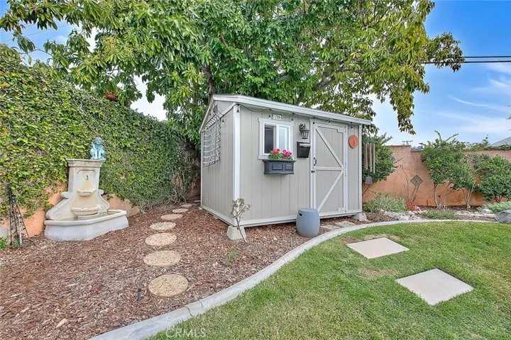 156 S Country Club Rd, Glendora, California 91741