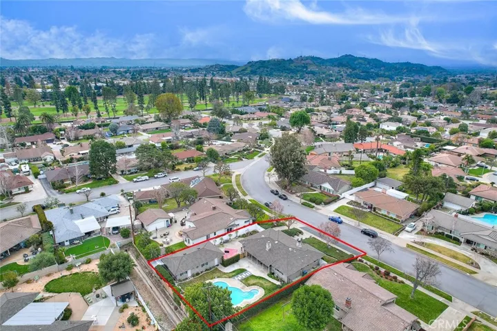 156 S Country Club Rd, Glendora, California 91741