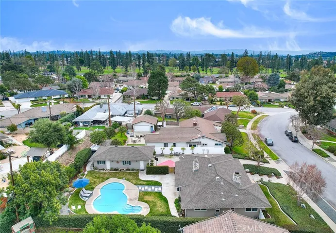 156 S Country Club Rd, Glendora, California 91741