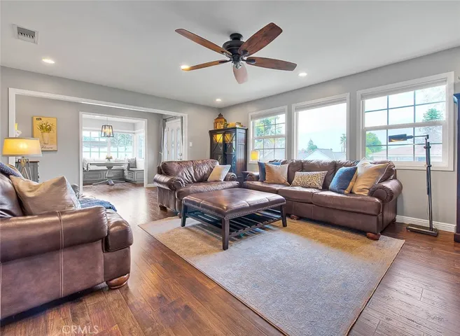 156 S Country Club Rd, Glendora, California 91741