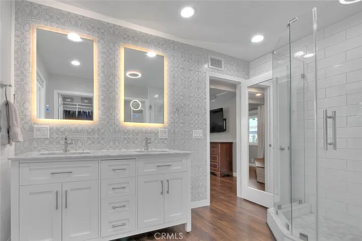 156 S Country Club Rd, Glendora, California 91741
