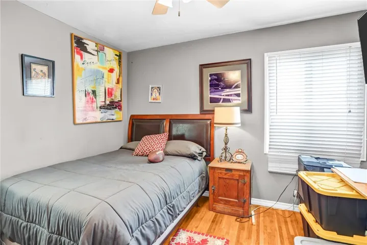 2nd bedroom