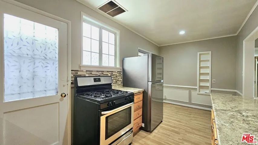 1022 S Norton Avenue B, Los Angeles, California 90019
