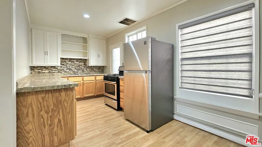 1022 S Norton Avenue B, Los Angeles, California 90019