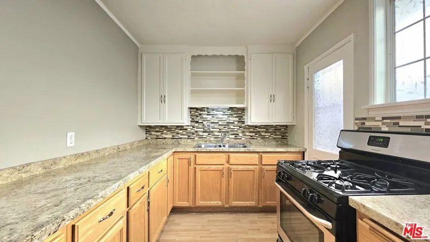 1022 S Norton Avenue B, Los Angeles, California 90019