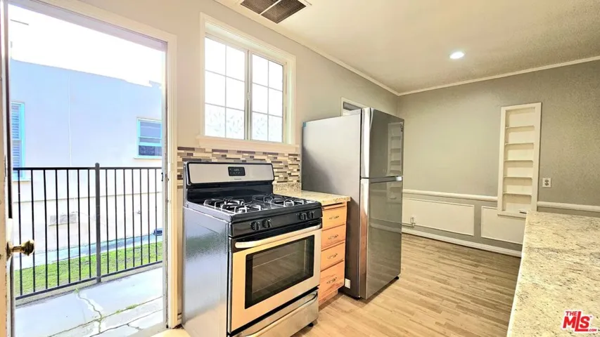 1022 S Norton Avenue B, Los Angeles, California 90019