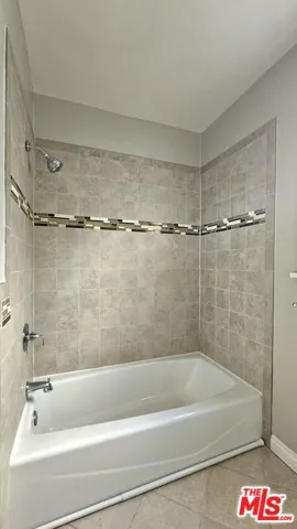 1022 S Norton Avenue B, Los Angeles, California 90019