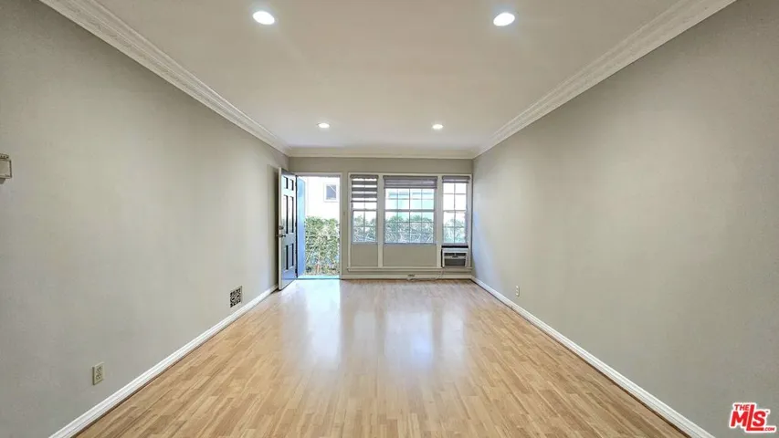 1022 S Norton Avenue B, Los Angeles, California 90019