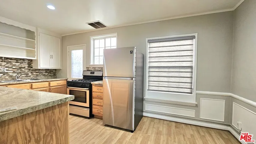 1022 S Norton Avenue B, Los Angeles, California 90019