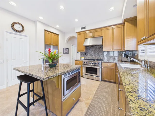 Built in microwave and walk in pantry
