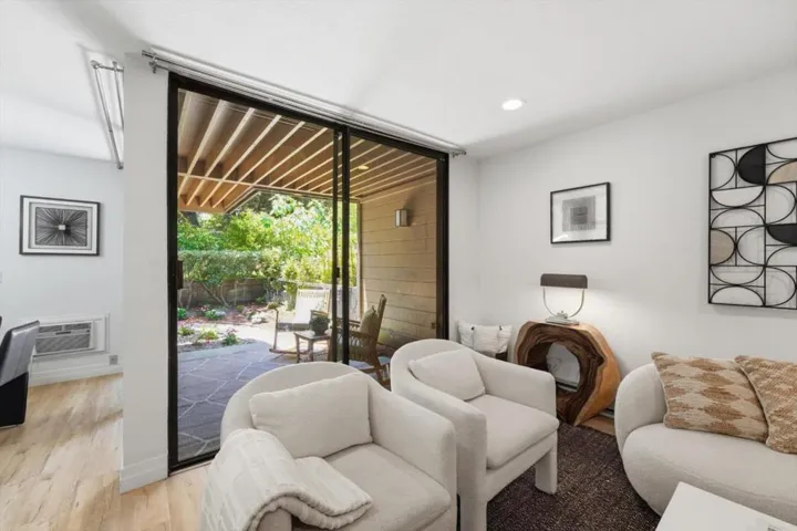 1963 Rock Street 27, Mountain View, California 94043