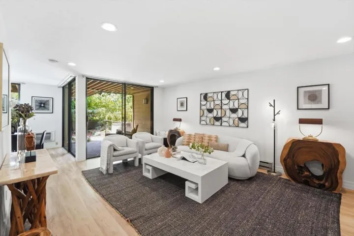 1963 Rock Street 27, Mountain View, California 94043