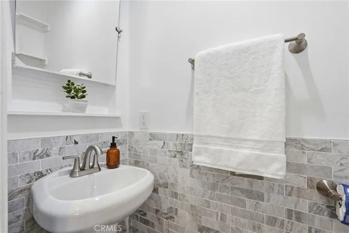 23800 Tiara, Woodland Hills, California 91367
