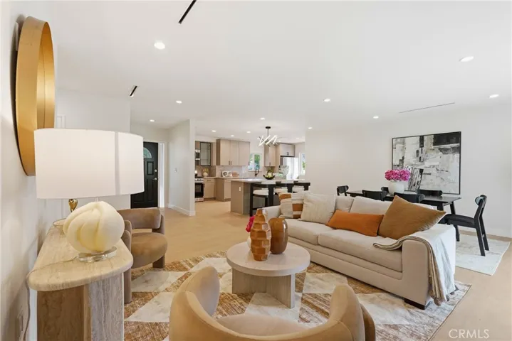 23800 Tiara, Woodland Hills, California 91367