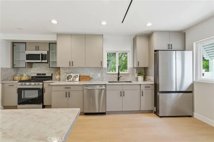 23800 Tiara, Woodland Hills, California 91367