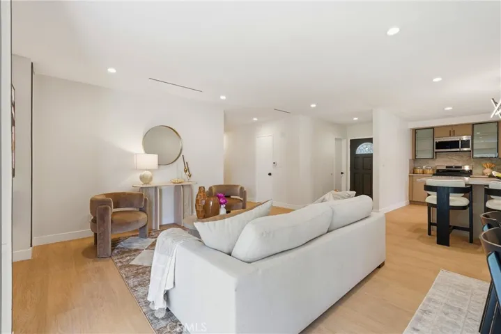 23800 Tiara, Woodland Hills, California 91367