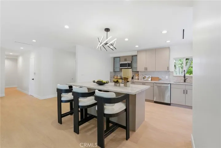 23800 Tiara, Woodland Hills, California 91367
