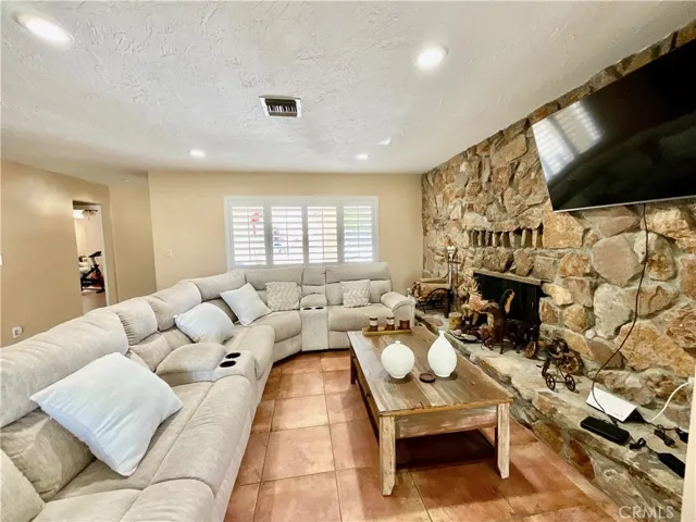 14913 Blue Grass, Helendale, California 92342