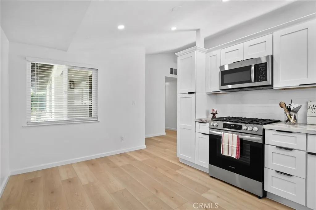Kitchen - New Freestanding Range & Microwave
