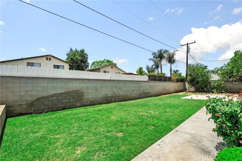 Large Back Yard...Plenty of room for POOL!