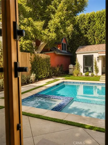 Primary Leading to Pool