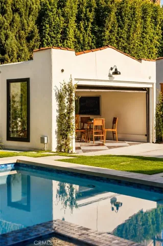 Backyard Facing FlexSpace/Garage