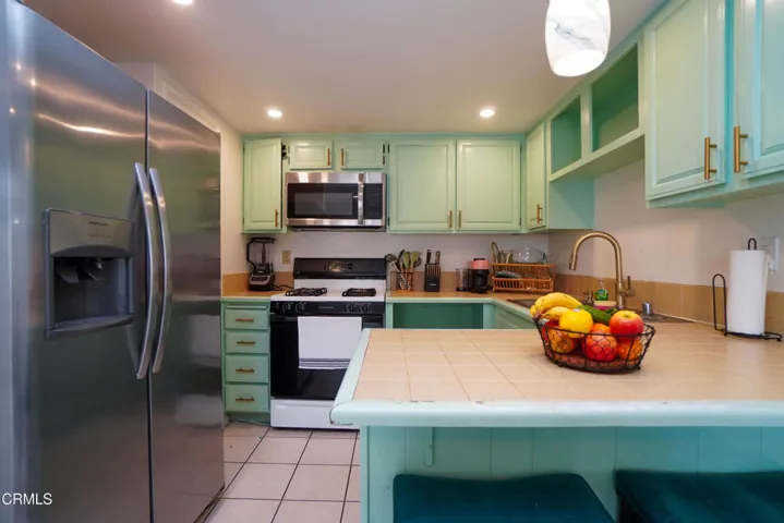 2077 E Bard Road, Oxnard, CA 93036 - Kit