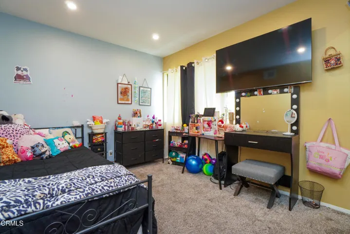 2077 E Bard Road, Oxnard, CA 93036 - Bed