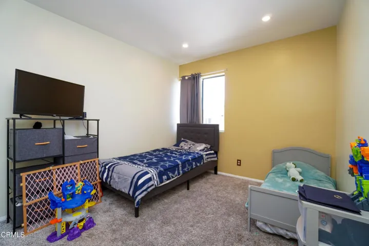 2077 E Bard Road, Oxnard, CA 93033 - Bed