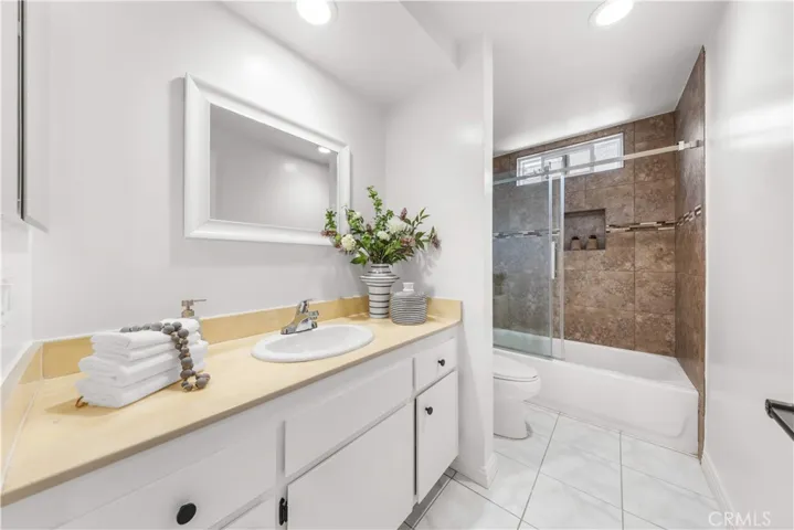 18846 Saginaw, Irvine, California 92603