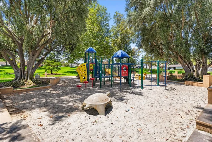 18846 Saginaw, Irvine, California 92603