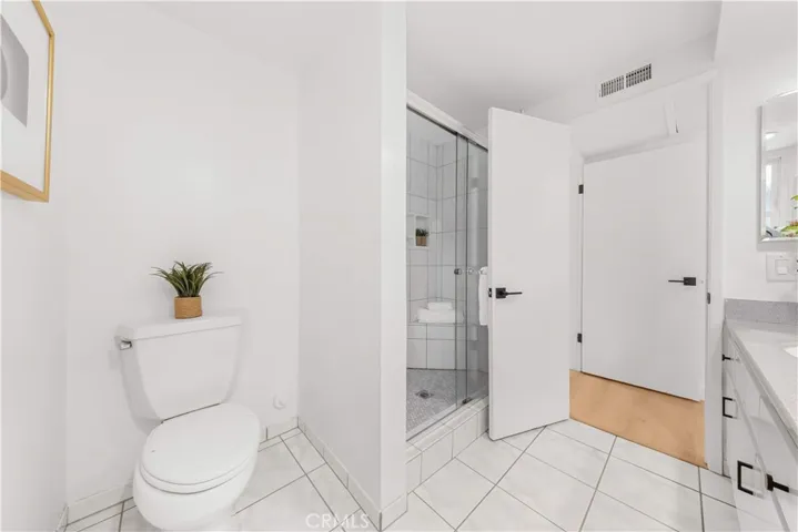 18846 Saginaw, Irvine, California 92603
