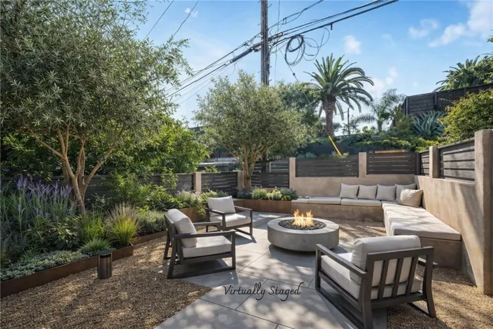 3822 Clayton Avenue, Los Angeles, California 90027