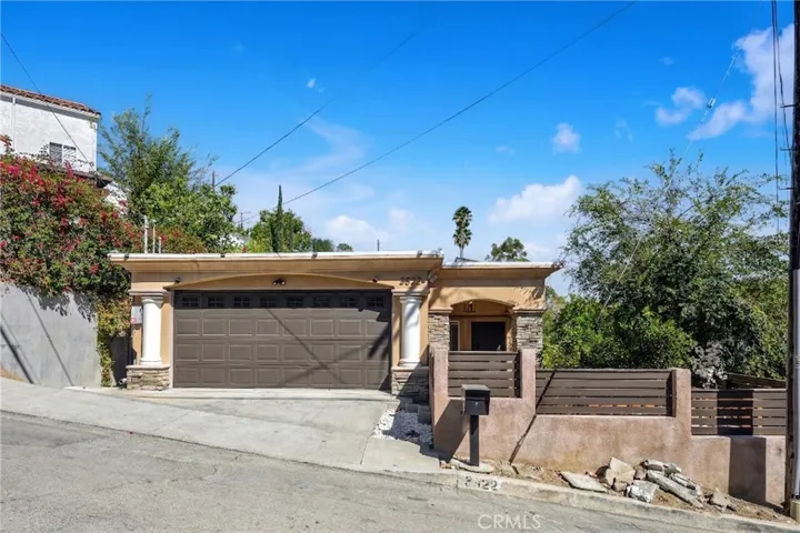 3822 Clayton Avenue, Los Angeles, California 90027