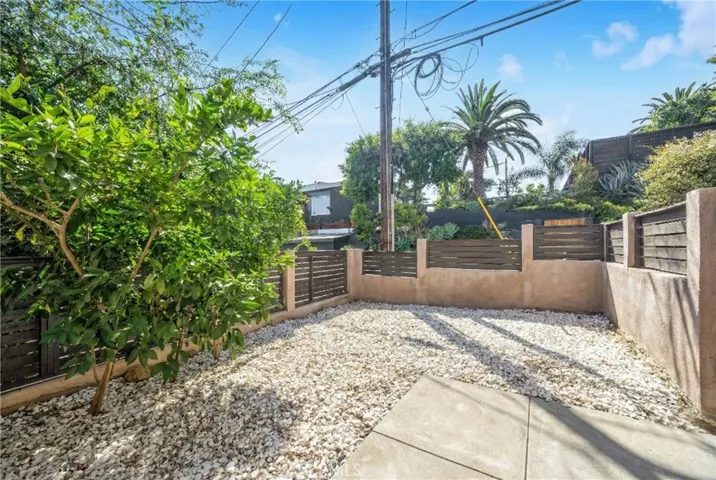3822 Clayton Avenue, Los Angeles, California 90027