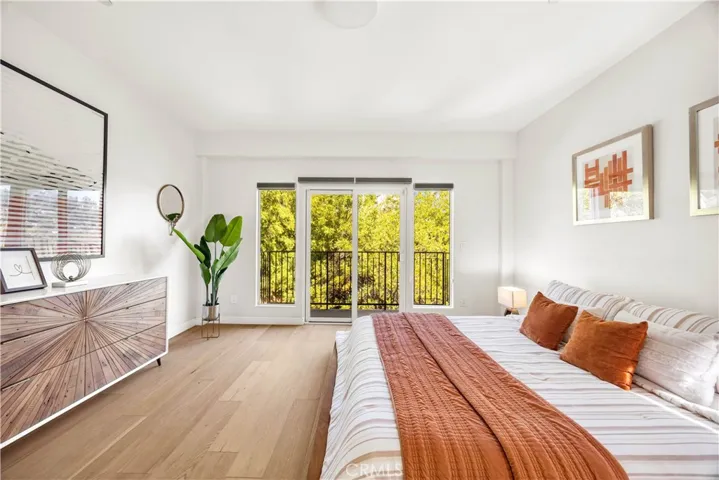 3822 Clayton Avenue, Los Angeles, California 90027