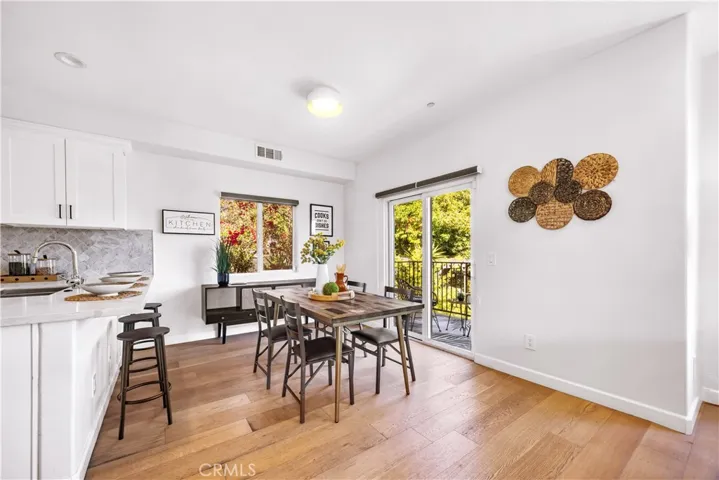 3822 Clayton Avenue, Los Angeles, California 90027