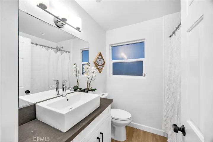 3822 Clayton Avenue, Los Angeles, California 90027