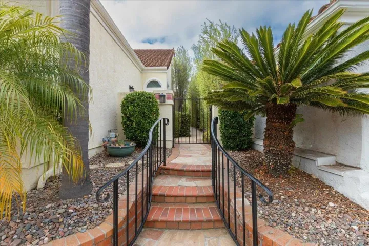 1686 Hermosita Dr, San Marcos, California 92078