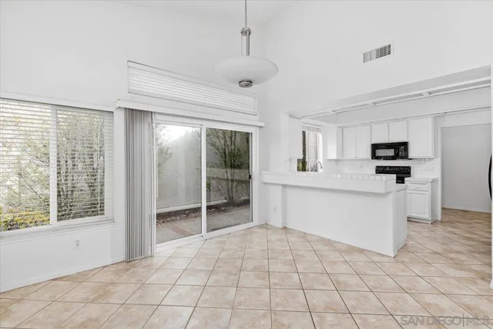 1686 Hermosita Dr, San Marcos, California 92078