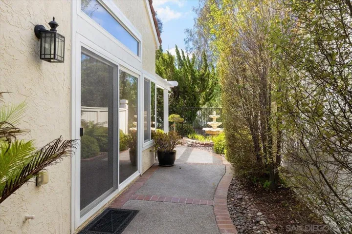 1686 Hermosita Dr, San Marcos, California 92078
