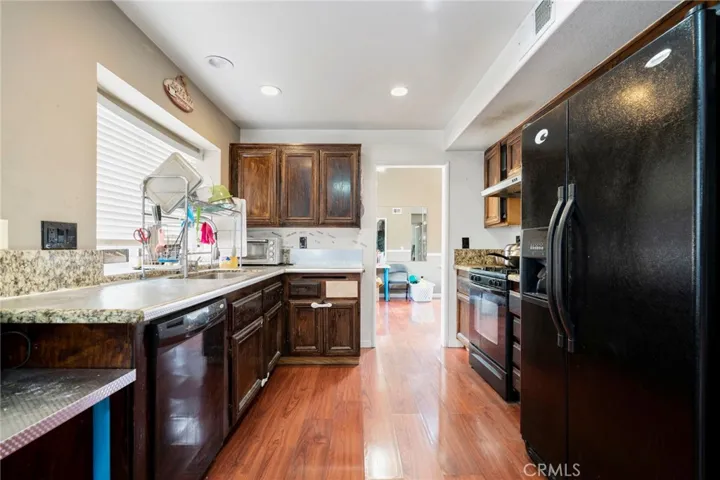 321 Avenue 12, Lake Elsinore, California 92530