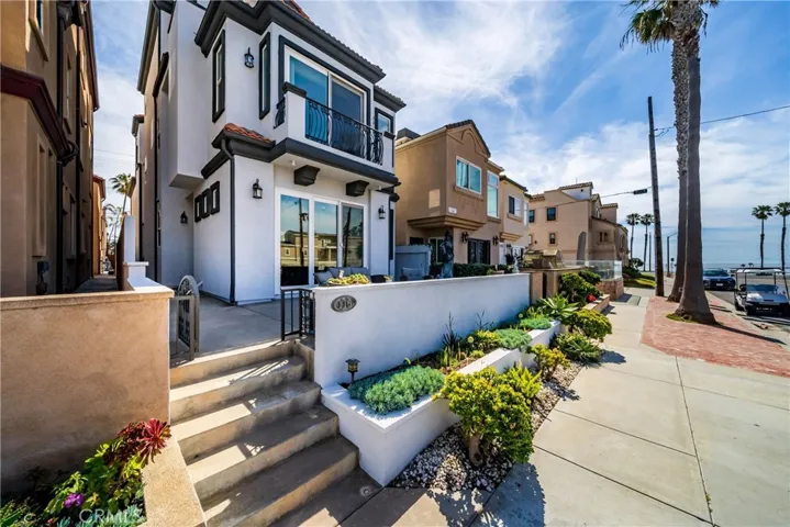 116 11th, Huntington Beach, California 92648