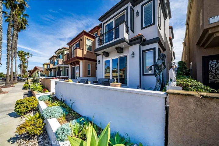 116 11th, Huntington Beach, California 92648