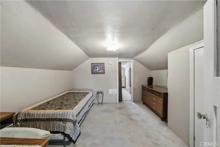 (Finished attic) Flex/bonus room